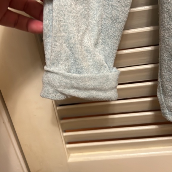 Old Navy Sweatshirt in Green - Picture 6 of 11